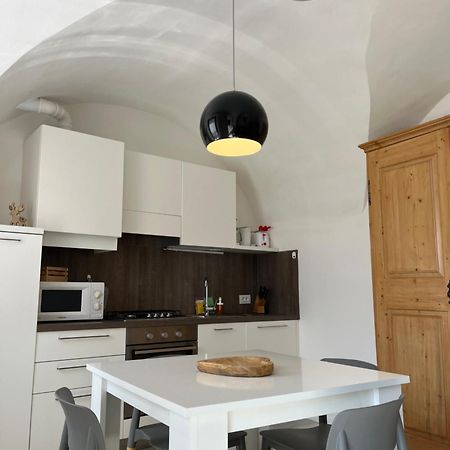 Casa Nina Lägenhet Mezzolago Exteriör bild