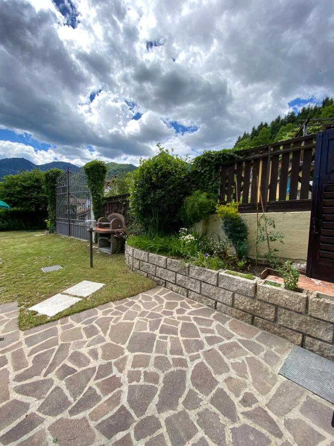 Casa Nina Lägenhet Mezzolago Exteriör bild