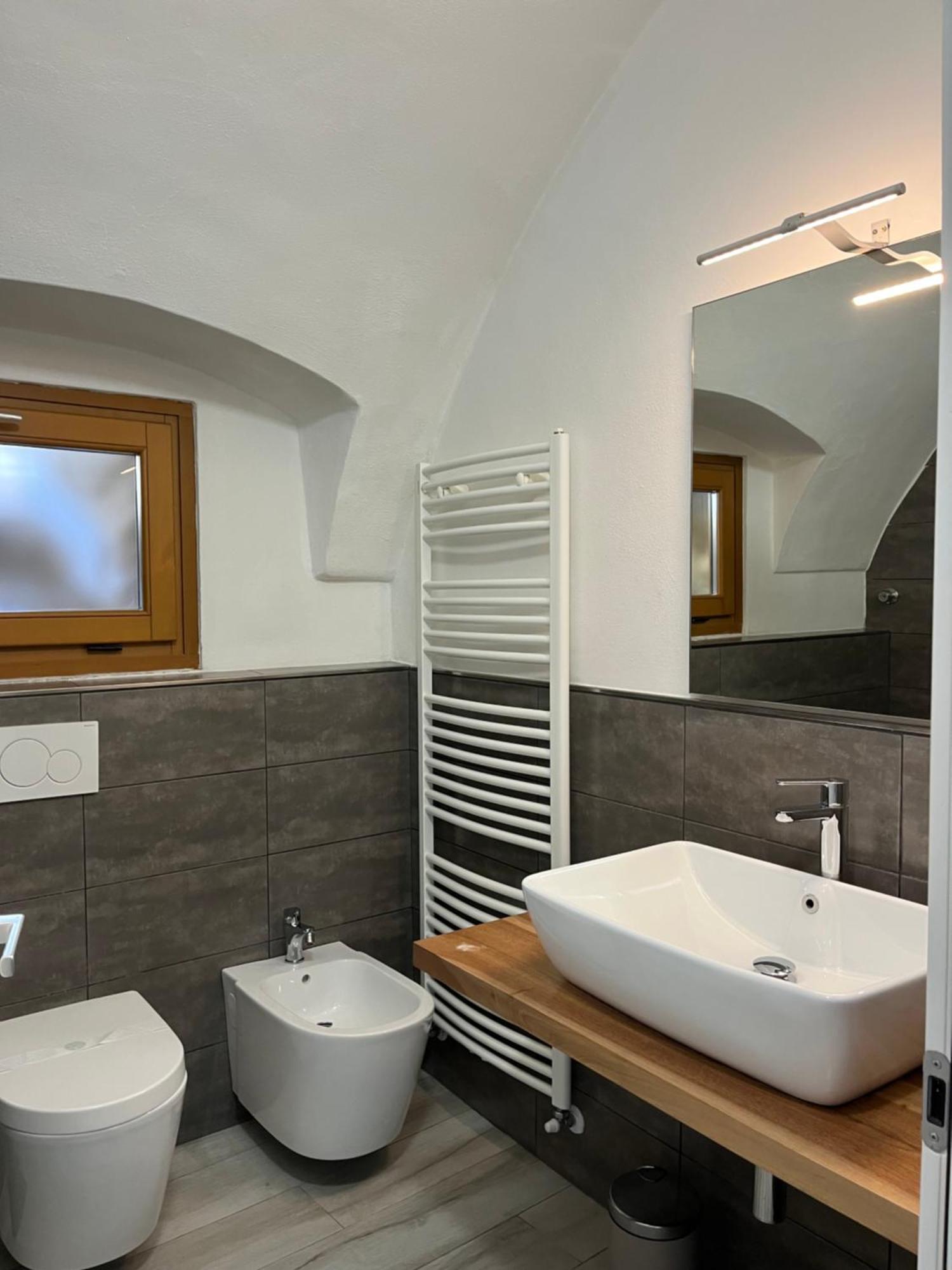 Casa Nina Lägenhet Mezzolago Exteriör bild