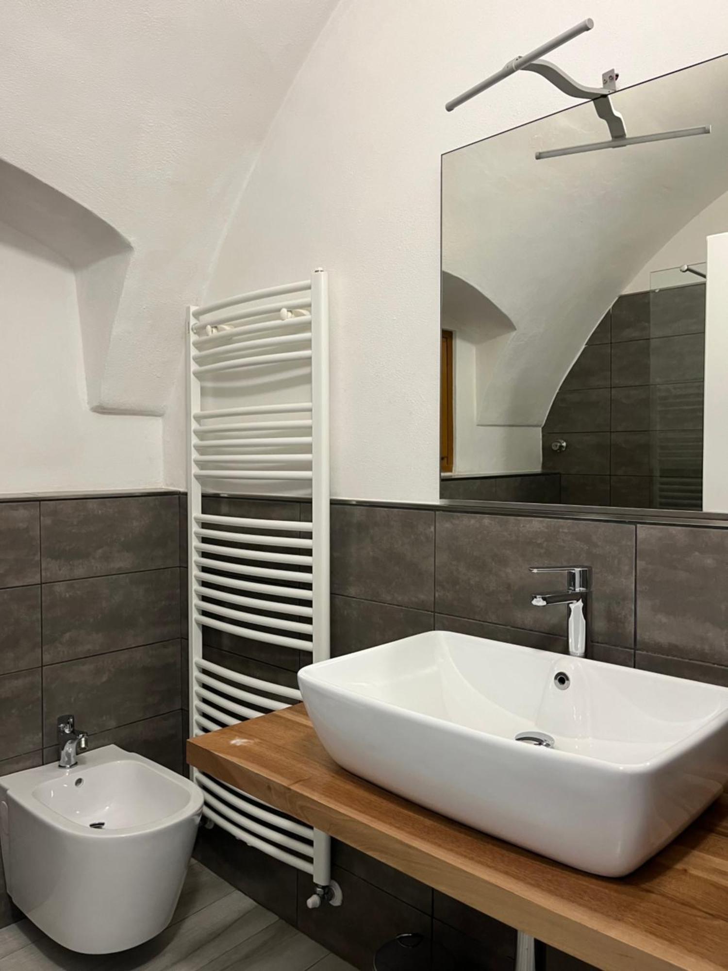 Casa Nina Lägenhet Mezzolago Exteriör bild